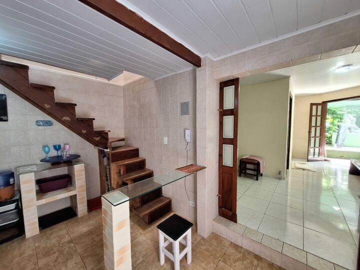 ホテル Casa Aconchegante Em クリチバ エクステリア 写真